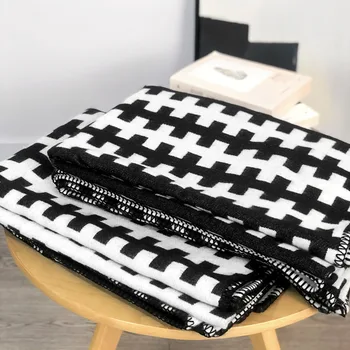 Оптовая продажа Черно-белого одеяла в поперечную полоску, легкого Роскошного одеяла, одеяла для ночного сна, одеяла для кондиционирования воздуха