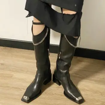 Черные кожаные сапоги-цепочки с квадратным носком и металлическим блеском в британском стиле, женские длинные сапоги-слипоны с полым вырезом и крутой пряжкой, длинные сапоги-слипоны